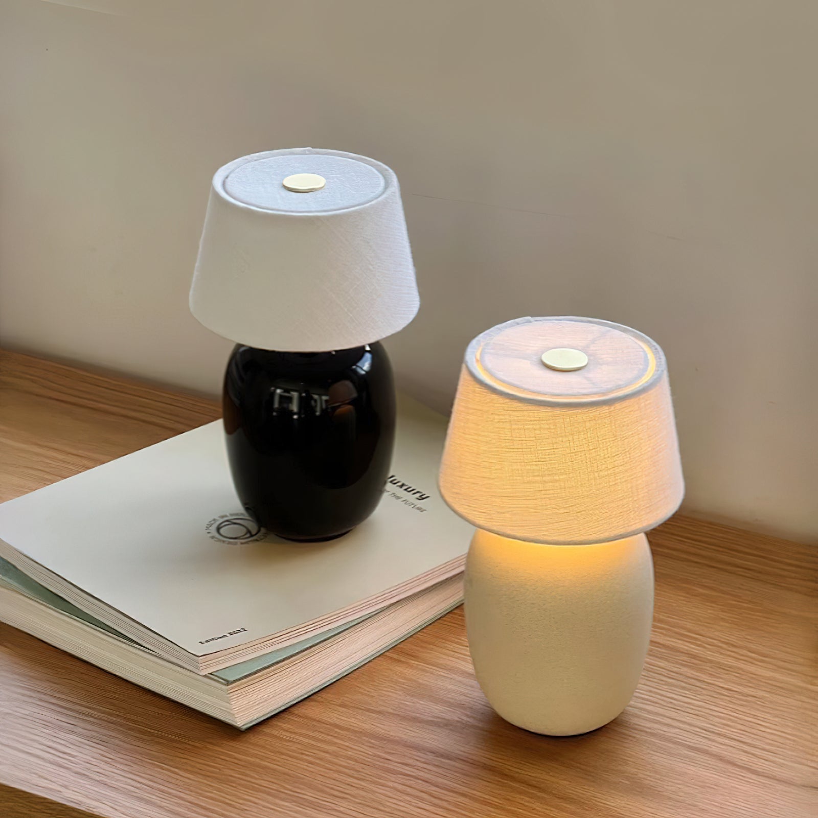 Como Petite Table Lamp - Compact Design with USB Charger & Adjustable Brightness