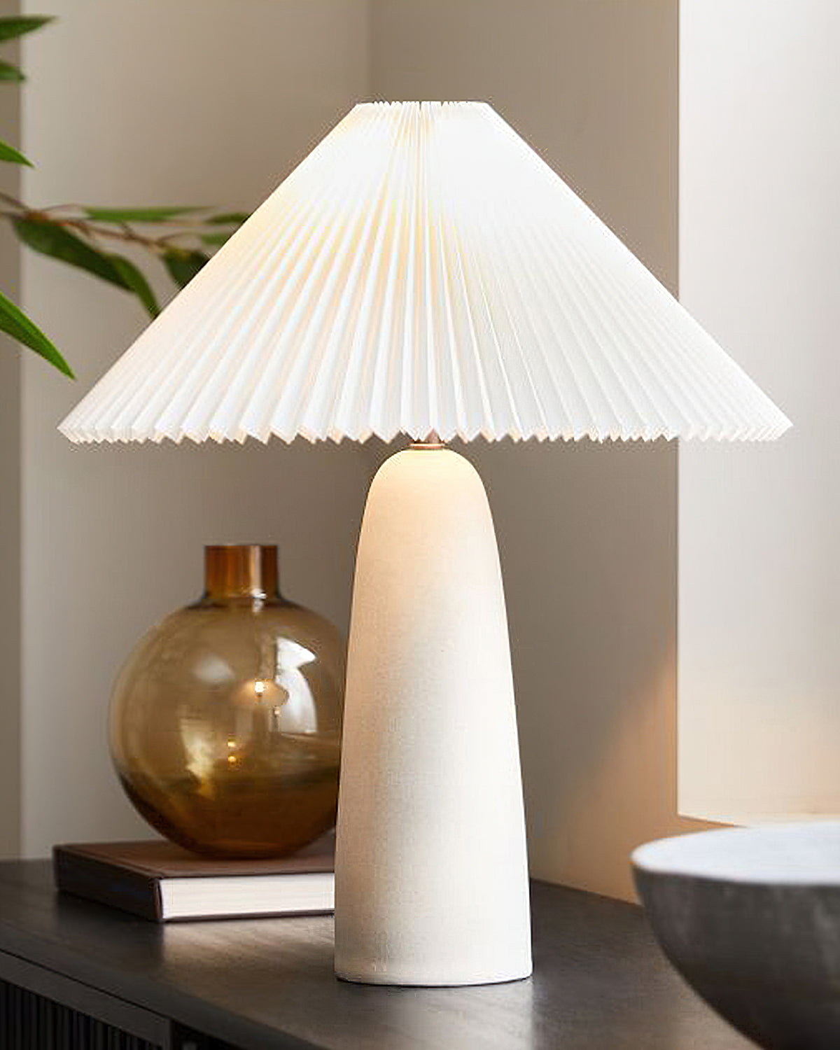 Elegant Ceramic Table Lamp - Stylish Pleated Shade for Bedside & Desk