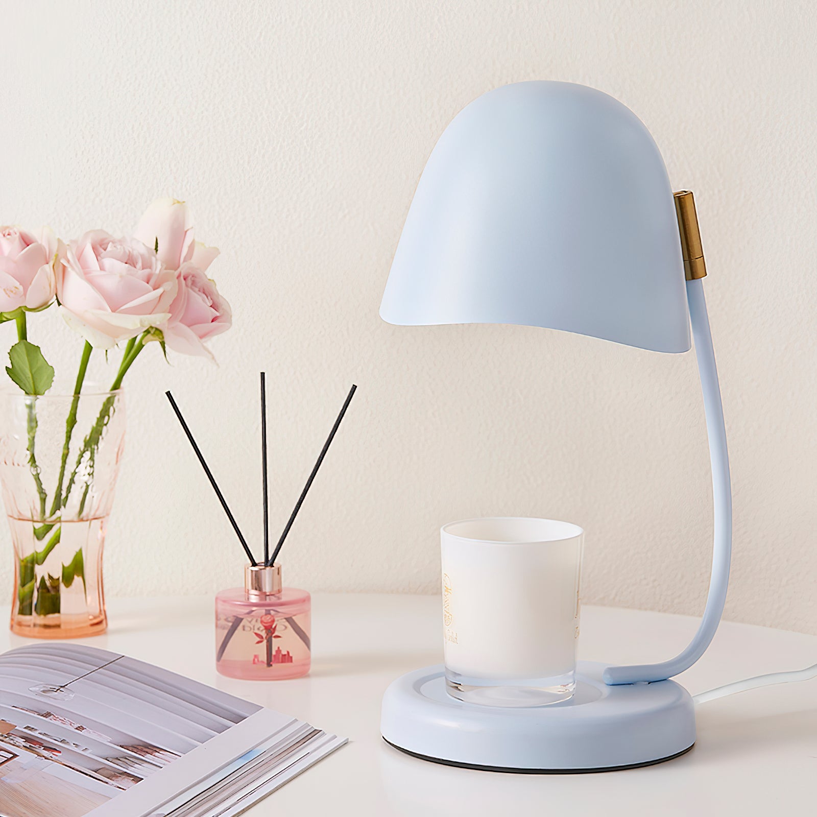 Elegant Eggshell Candle Warmer Lamp with Adjustable Neck for Scented Wax