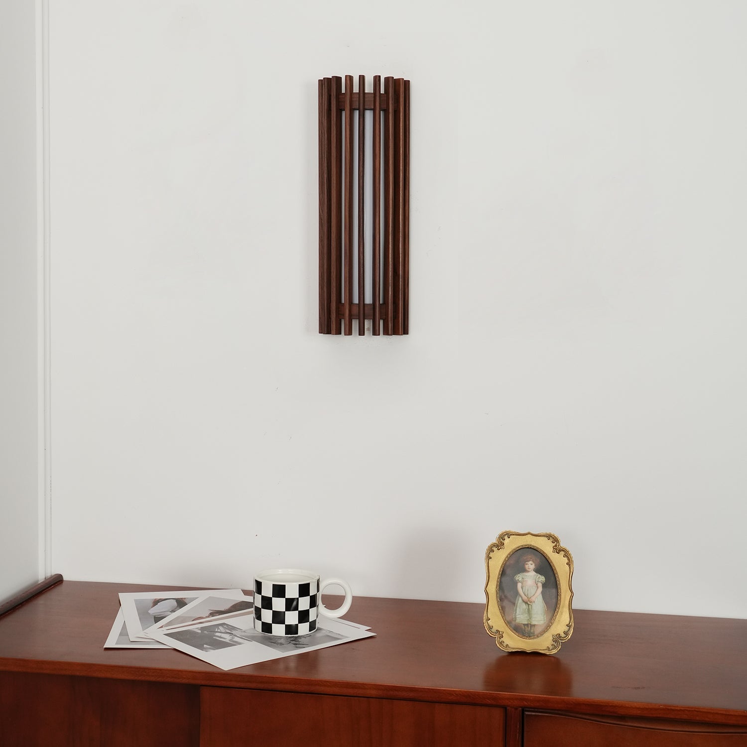Elegant Walnut Wall Sconce - Integrated LED Wall Lamp for Cozy Ambiance