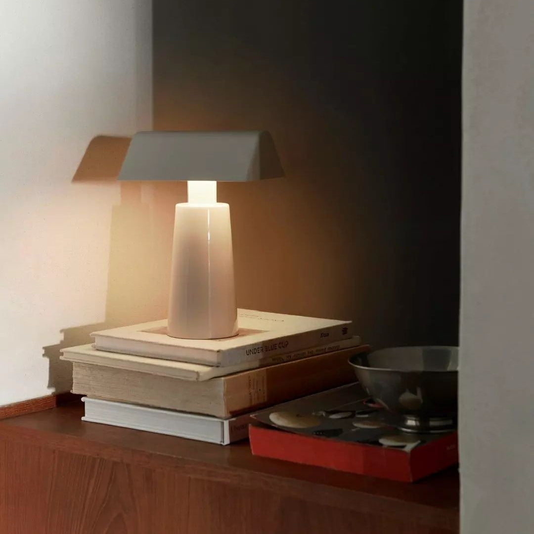 Modern Lacquered Steel Table Lamp with Three-Color LED & USB Port - Versatile Desk & Bedside Lamp