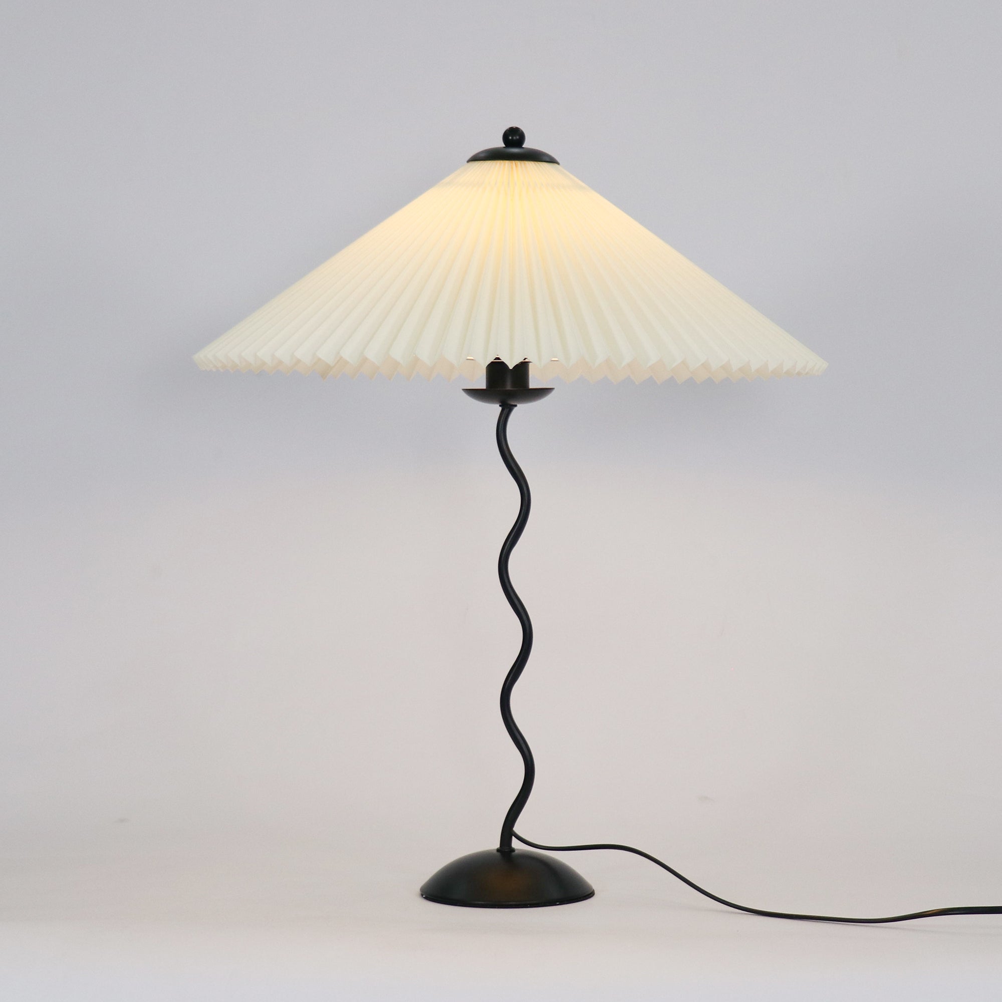 Nordic Style Squiggle Table Lamp - Elegant Curvy Design for Bedroom & Living Room