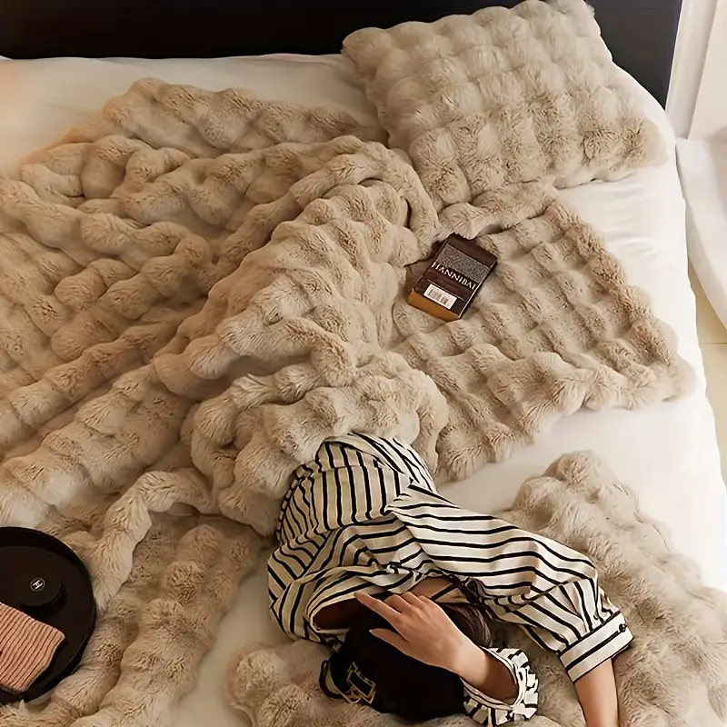 CasaLoom | Thick Blanket – Luxurious Softness & Lasting Comfort