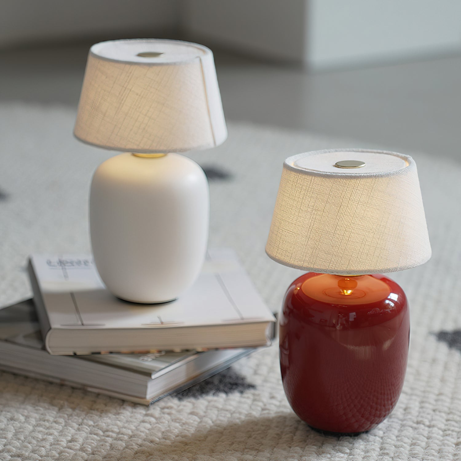 Como Petite Table Lamp - Compact Design with USB Charger & Adjustable Brightness
