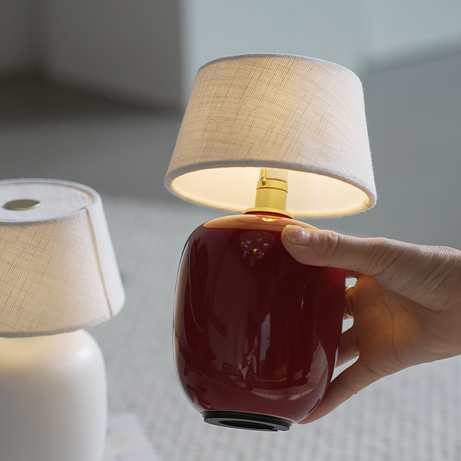 Como Petite Table Lamp - Compact Design with USB Charger & Adjustable Brightness