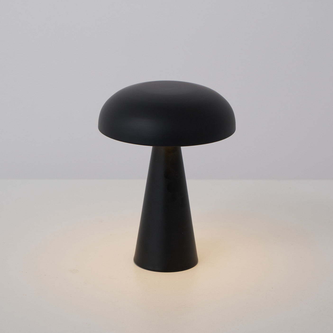 LightEdge | Table Lamp – Portable Light with USB Charging