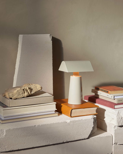 Modern Lacquered Steel Table Lamp with Three-Color LED & USB Port - Versatile Desk & Bedside Lamp
